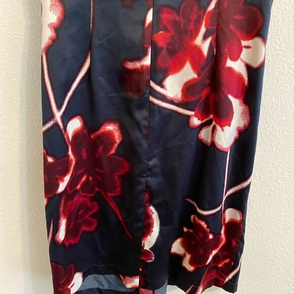 Ann Taylor Red and Black Floral Dress Size 4P - Picture 7 of 11